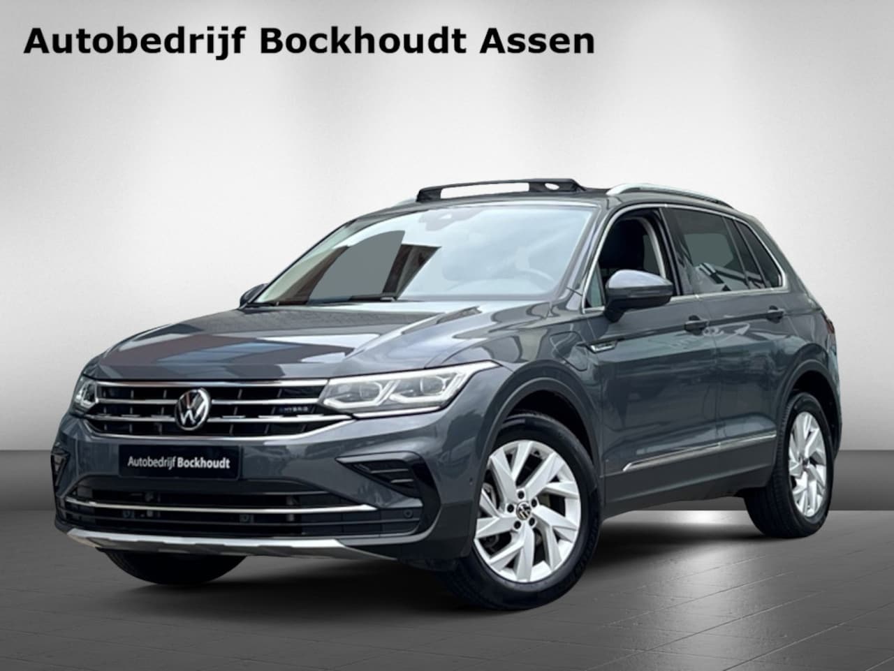 Volkswagen Tiguan - 1.4 eHybrid Elegance | Pano | Camera | Trekhaak - AutoWereld.nl