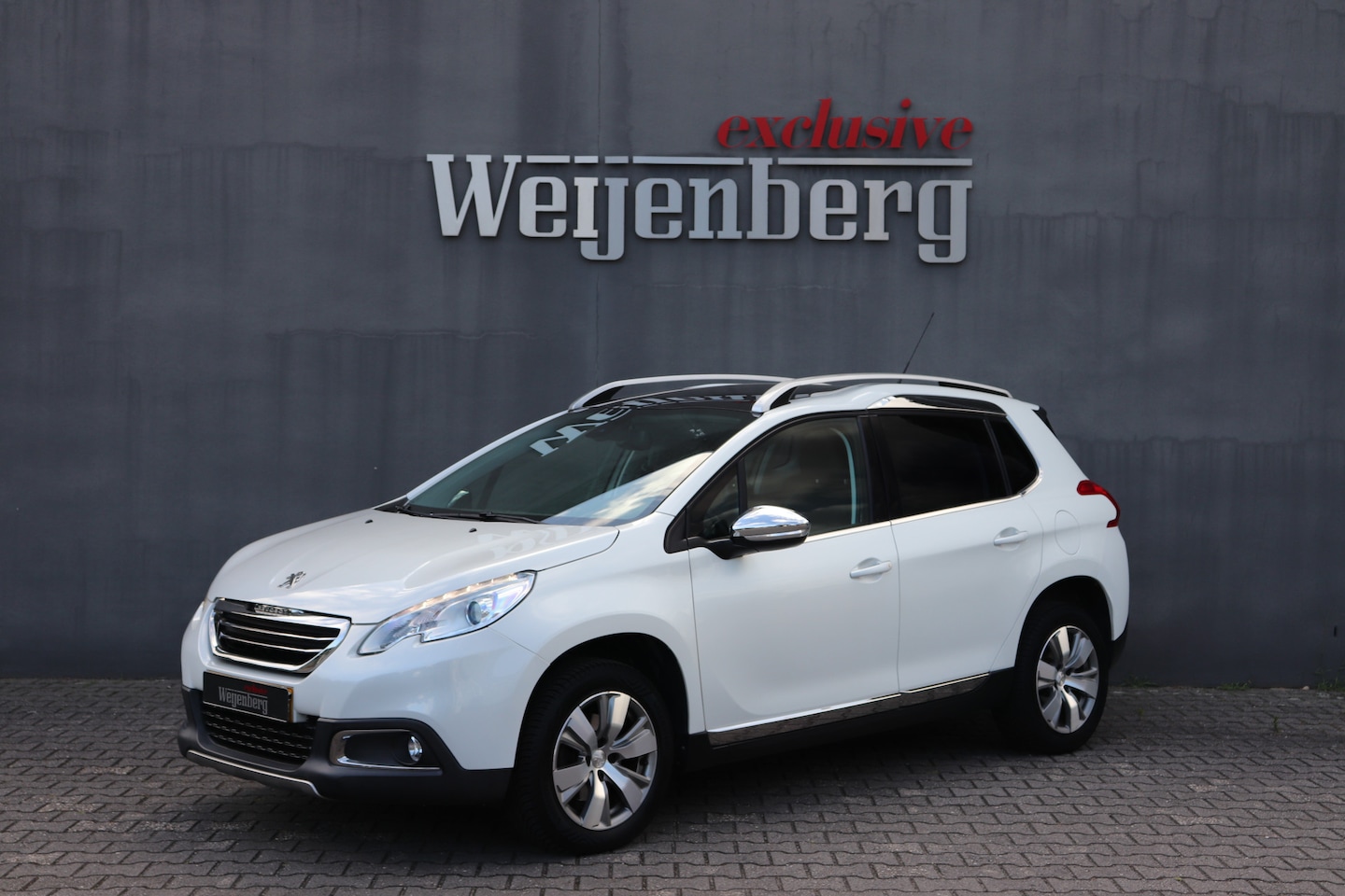 Peugeot 2008 - 1.2 Automaat Allure Trekhaak Cruise Navi - AutoWereld.nl