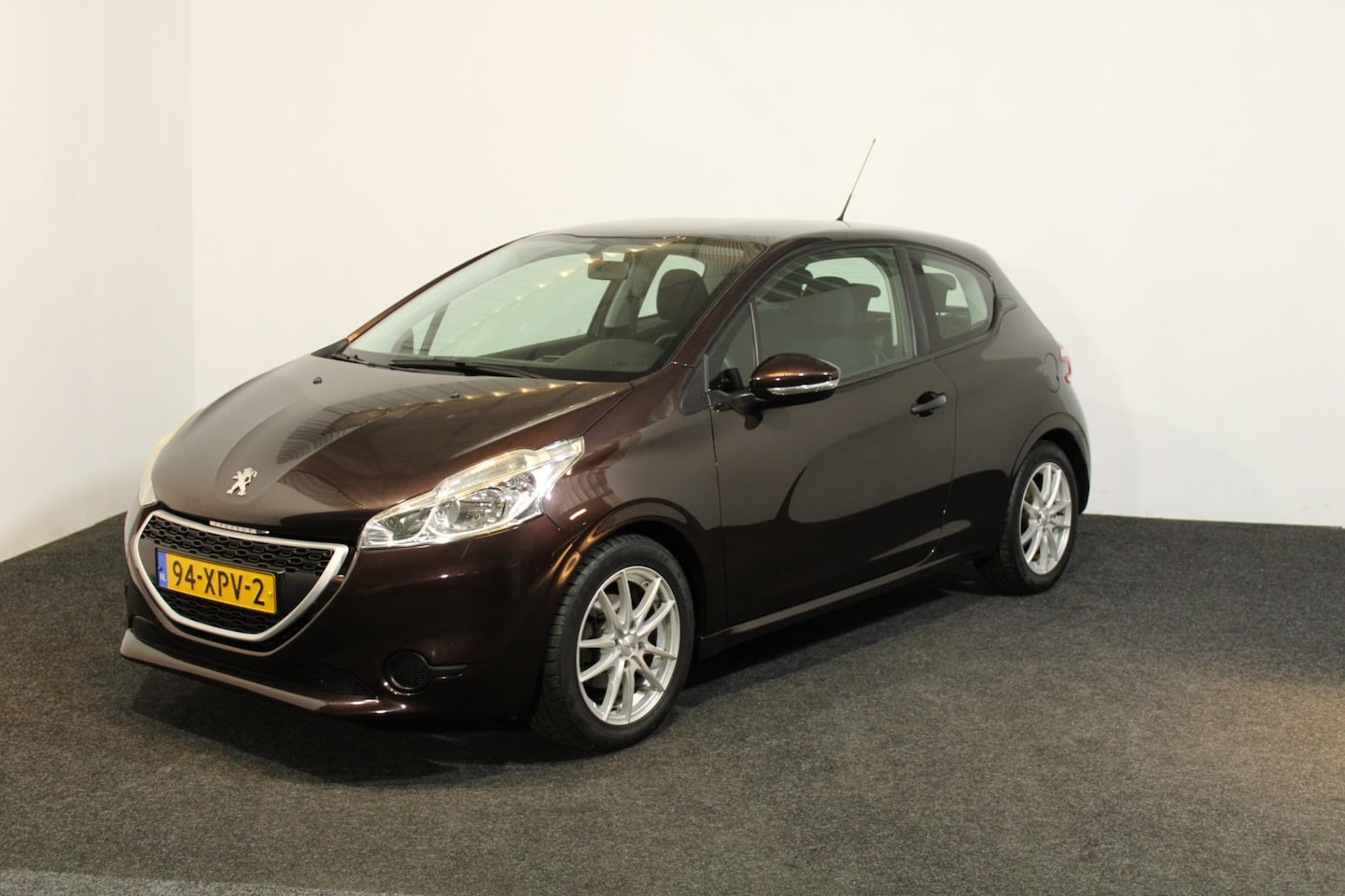Peugeot 208 - 1.4 VTi Access Peugeot 208 1.4 VTi Access |LM velg |Cruise|Nwe APK| - AutoWereld.nl
