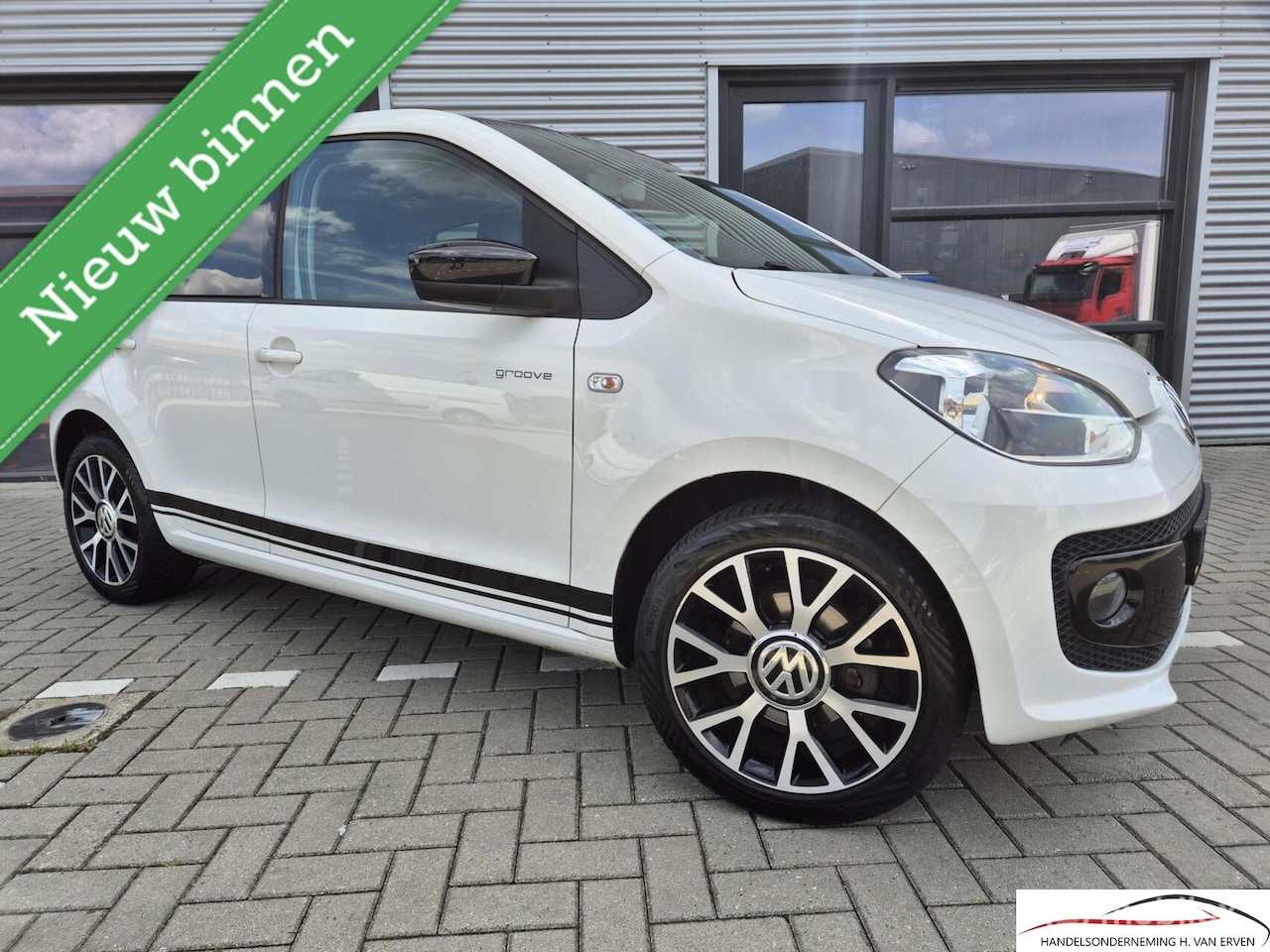 Volkswagen Up! - 1.0 groove up! SCHUIFKANTELDAK NAVI PDC - AutoWereld.nl