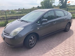 Toyota Prius - 1.5 VVT-i Tech Edition | Navigatie | Camera | Dealeronderhouden | Koude Airco