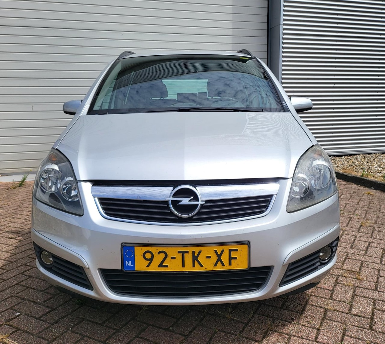 Opel Zafira - 2.2 Essentia Airco Trekhaak Nwe APK Navi Rijklaar! - AutoWereld.nl