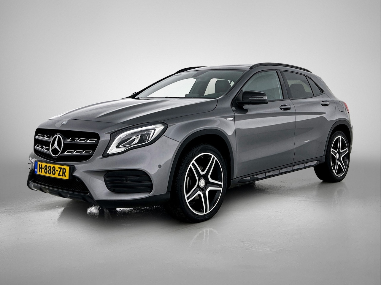 Mercedes-Benz GLA-Klasse - 200 Premium Plus 200 Premium Plus - AutoWereld.nl