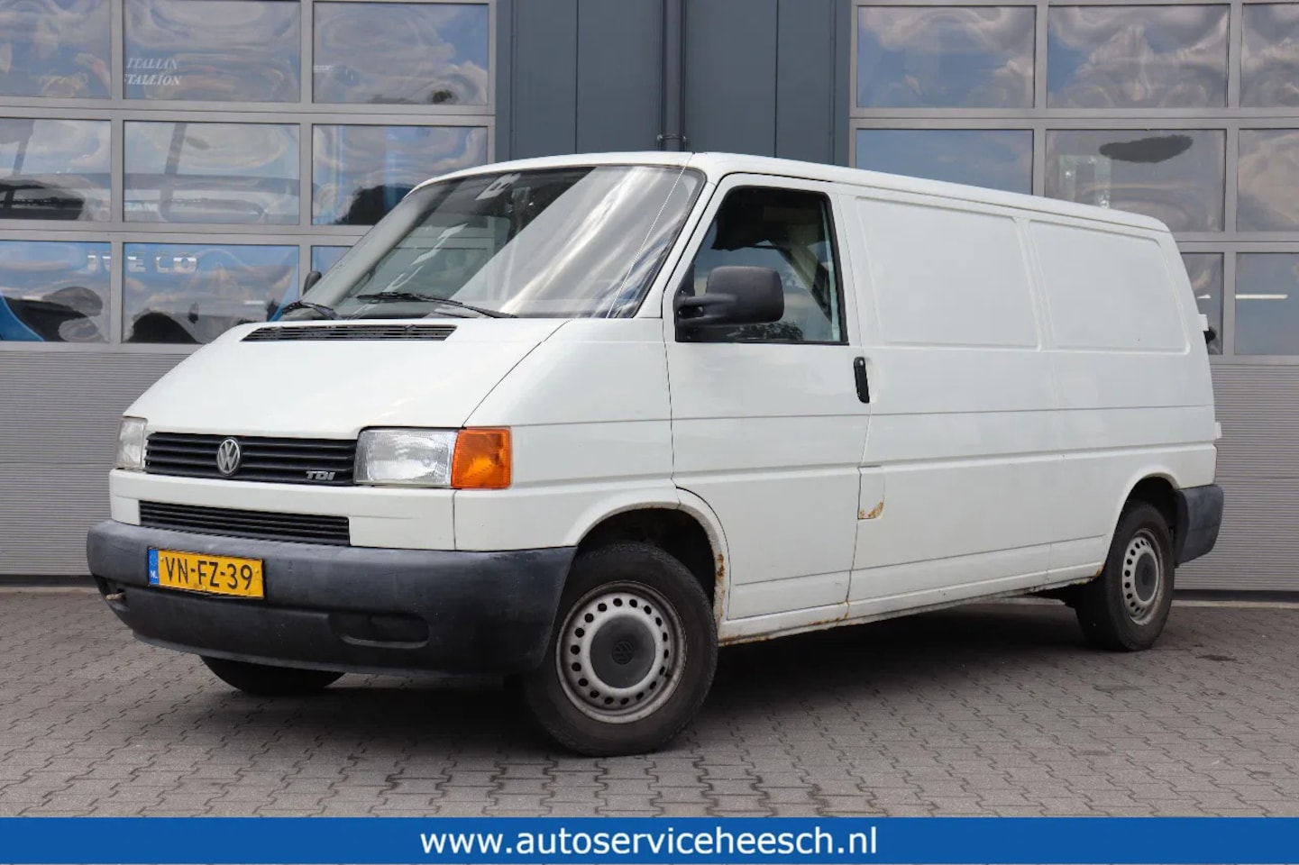 Volkswagen Transporter - 2.5 TDi L2H1 l 188.000 KM l INRUIL KOOPJE !! - AutoWereld.nl