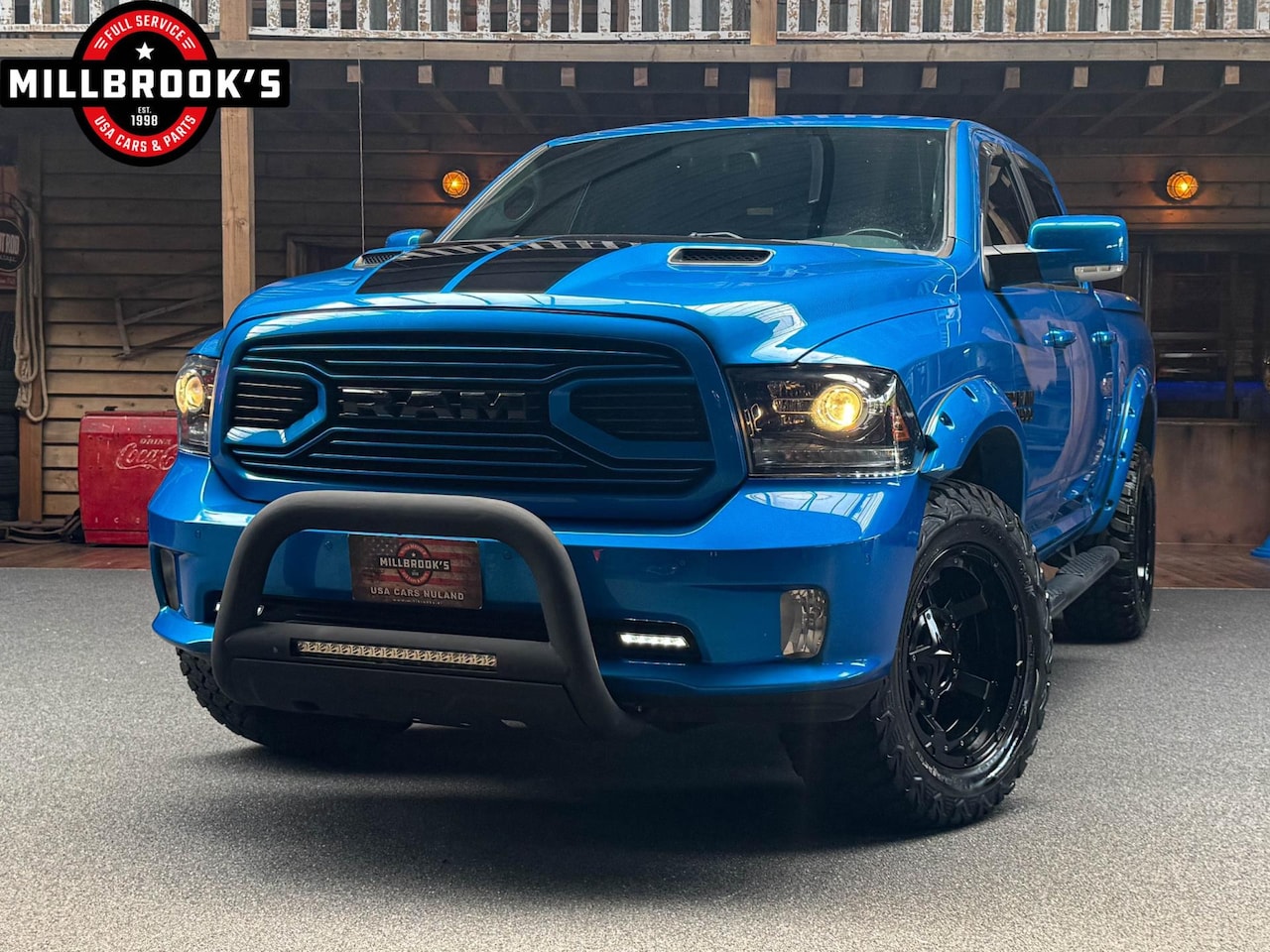 Dodge Ram 1500 - 5.7 V8 Sport Widebody, Verhoogd, Bull-Bar, LPG, Black Edition - AutoWereld.nl