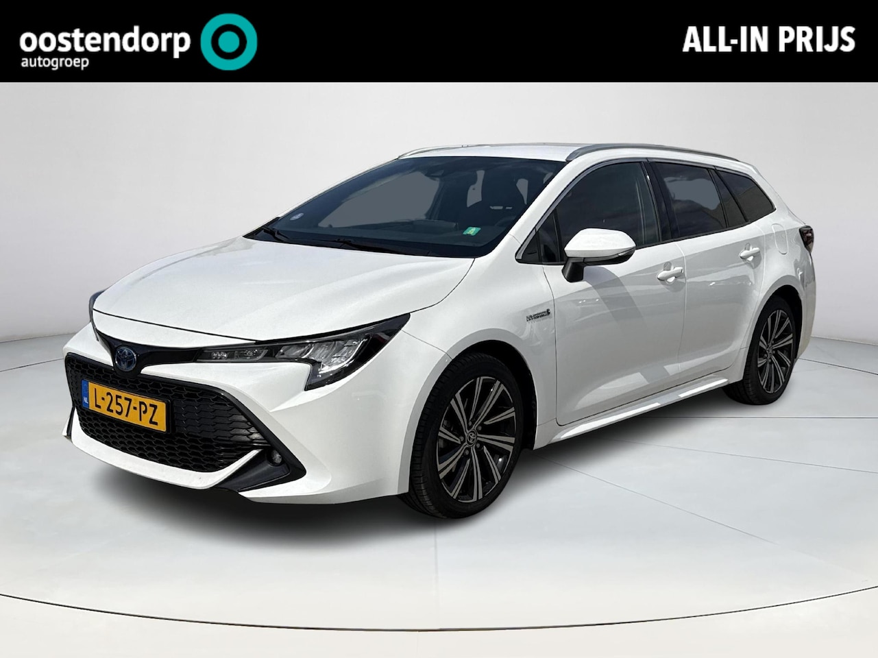 Toyota Corolla Touring Sports - 1.8 Hybrid Dynamic **STOELVERWARMING/ PARKEERSENSOREN ACHTER/ CRUISE CONTROL ADAPTIEF/ 36 - AutoWereld.nl