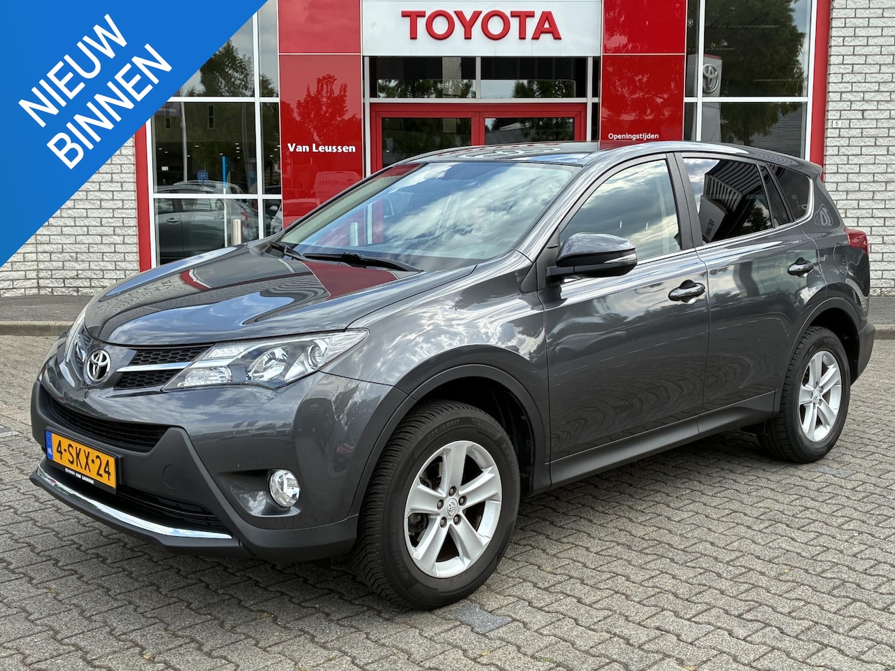 Toyota RAV4 - 2.0 DYNAMIC 4WD TREKHAAK 2000KG TREKGEW CLIMA CRUISE BLUETOOTH CAMERA 17" LM-VELGEN NL-AUT - AutoWereld.nl