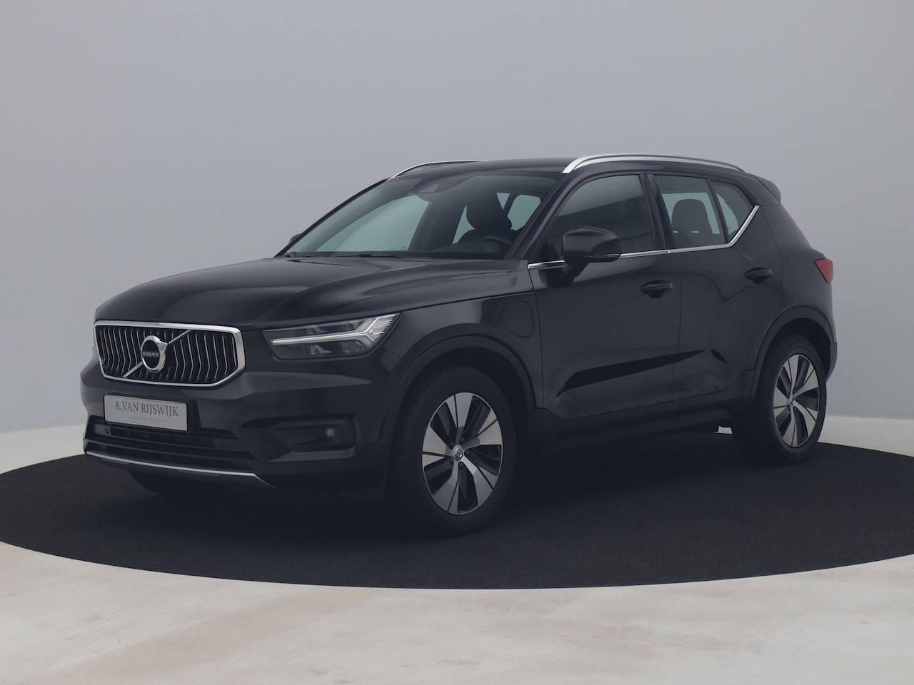 Volvo XC40 - 1.5 T4 Recharge Business Pro | LEDER | STOELVERW. | CAMERA | KEYLESS - AutoWereld.nl