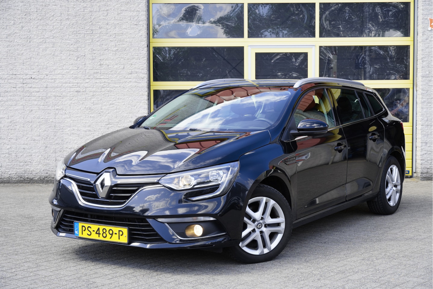 Renault Mégane Estate - 1.5 dCi Eco2 Zen BJ2017 Led | Pdc | Navi | Trekhaak | Climate control | Cruise control | G - AutoWereld.nl