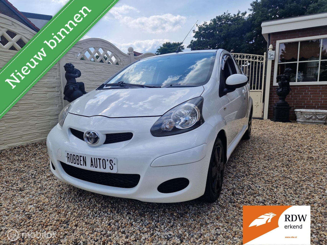 Toyota Aygo - white edition airco isofix - AutoWereld.nl