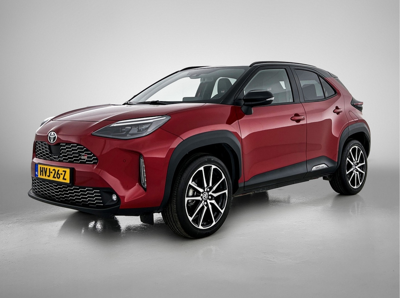 Toyota Yaris Cross - 1.5 Hybrid GR Sport | Navigatie | Blind Spot | Parkeersensoren voor+achter | Stoel- en Stu - AutoWereld.nl