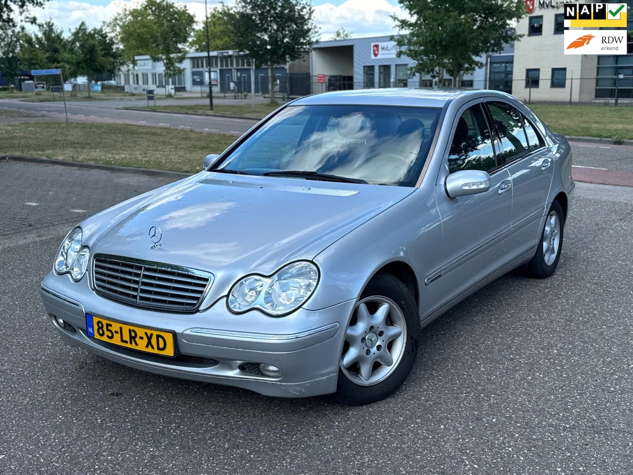 Mercedes-Benz C-klasse - 180 K. Elegance/ AUTOMAAT - AutoWereld.nl