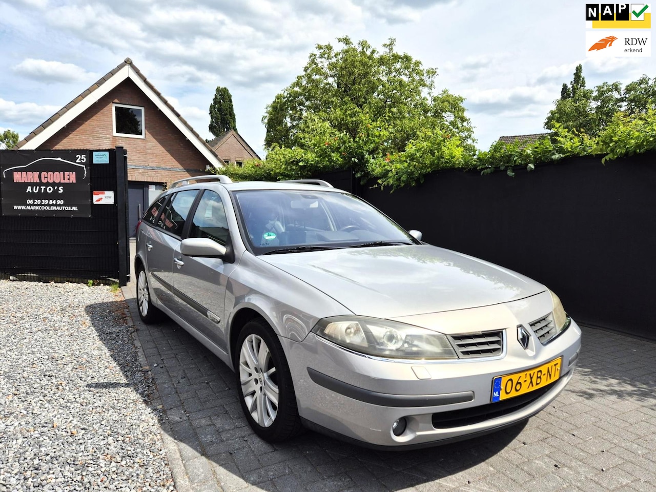 Renault Laguna Grand Tour - 2.0-16V TechLine Navi Clima Cruise - AutoWereld.nl