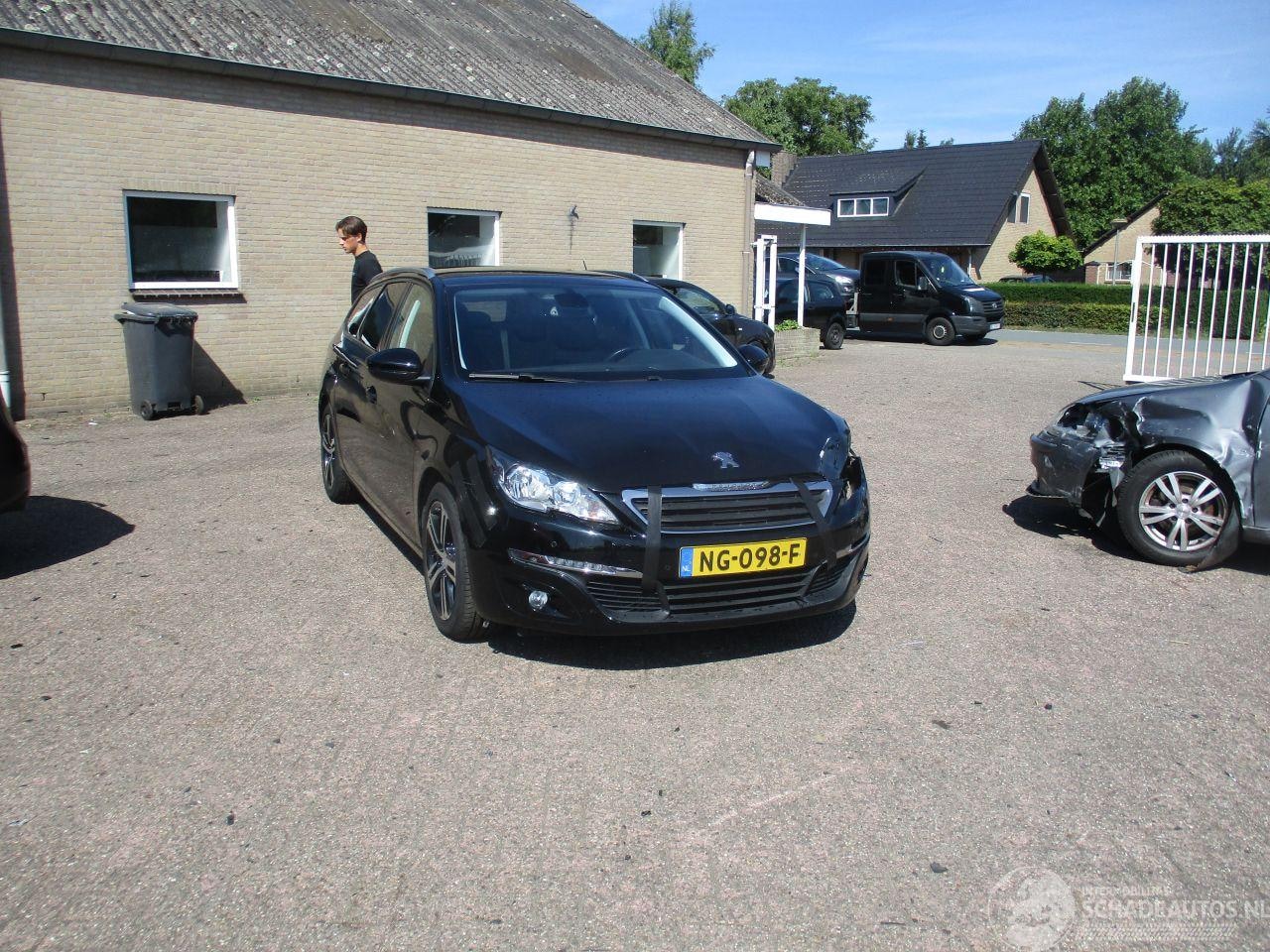 Peugeot 308 SW - 1.2 PureT Blue l. EX NAP REST BPM 500 EURO !!! - AutoWereld.nl