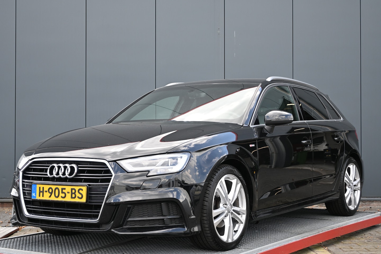 Audi A3 Sportback - 30 TFSI Sport S Line Edition 30 TFSI Sport S Line Edition - AutoWereld.nl