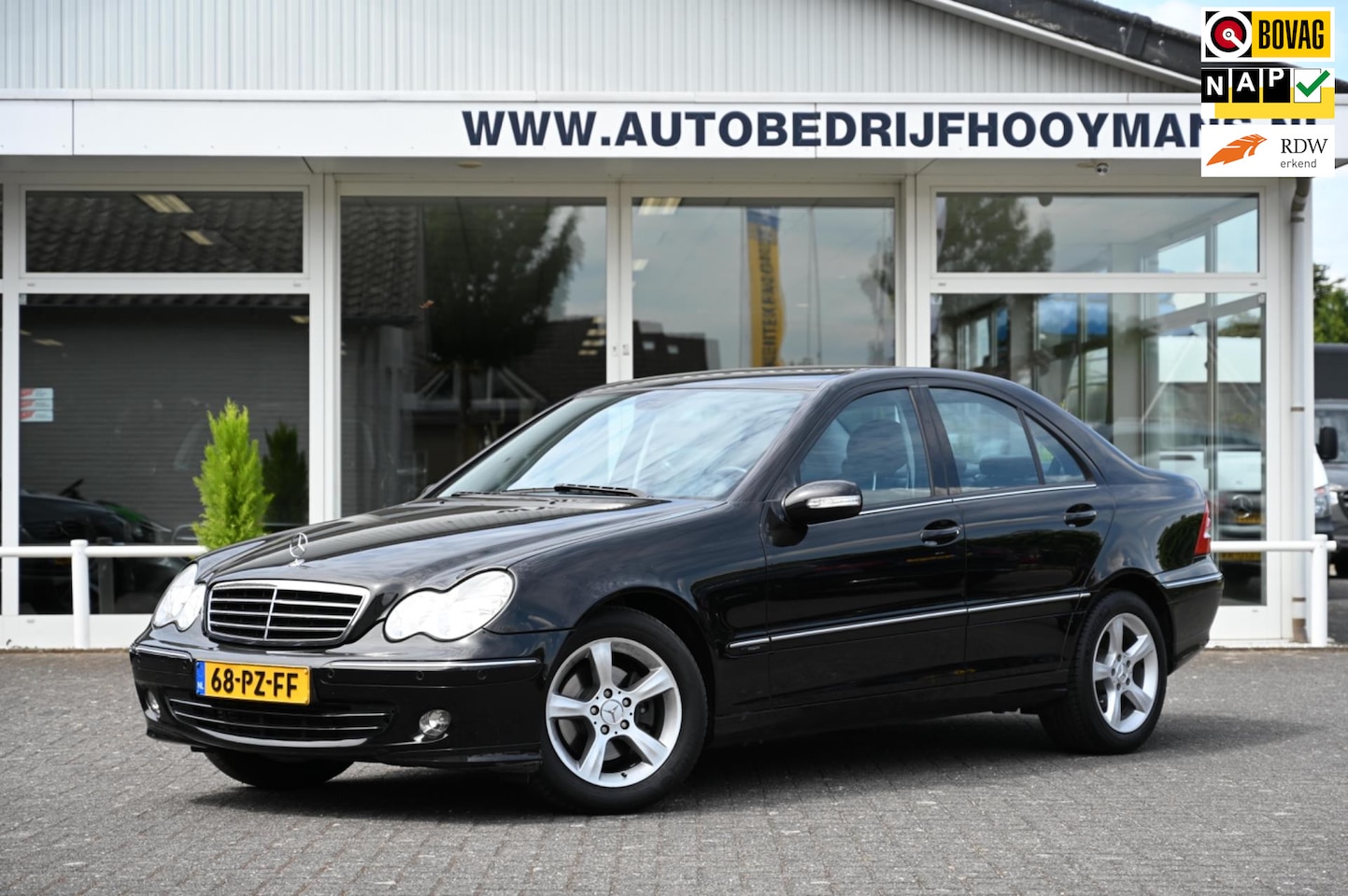 Mercedes-Benz C-klasse - 180 K. Avantgarde Airco Navi Trekhaak 1e eigenaar Nieuwstaat - AutoWereld.nl