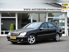 Mercedes-Benz C-klasse - 180 K. Avantgarde Airco Navi Trekhaak 1e eigenaar Nieuwstaat