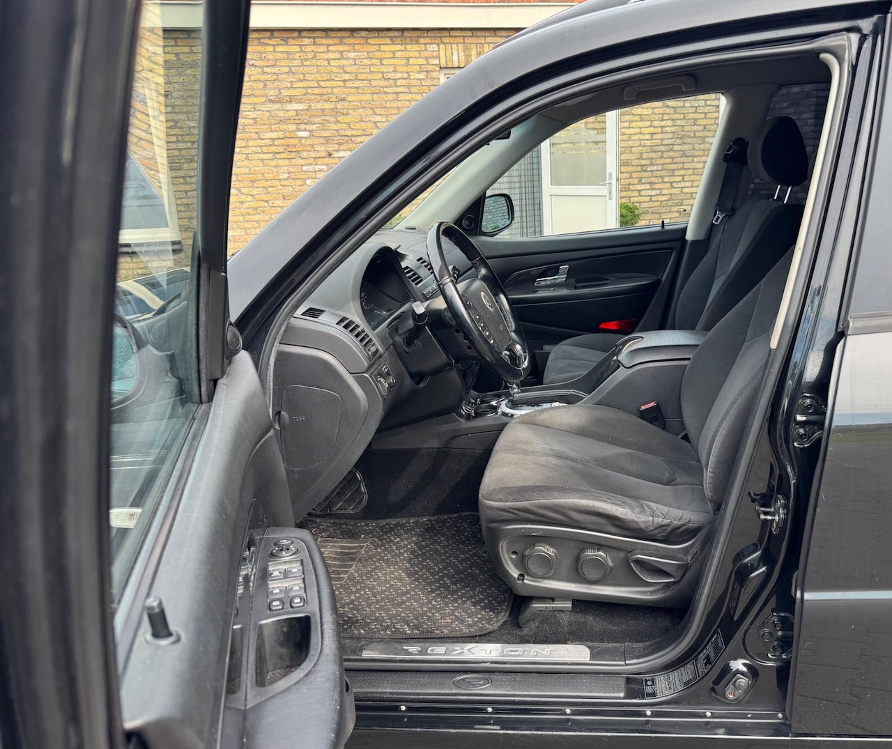 SsangYong Rexton - RX 270 Xdi Dynamic High Roof Automaat Trekhaak - AutoWereld.nl