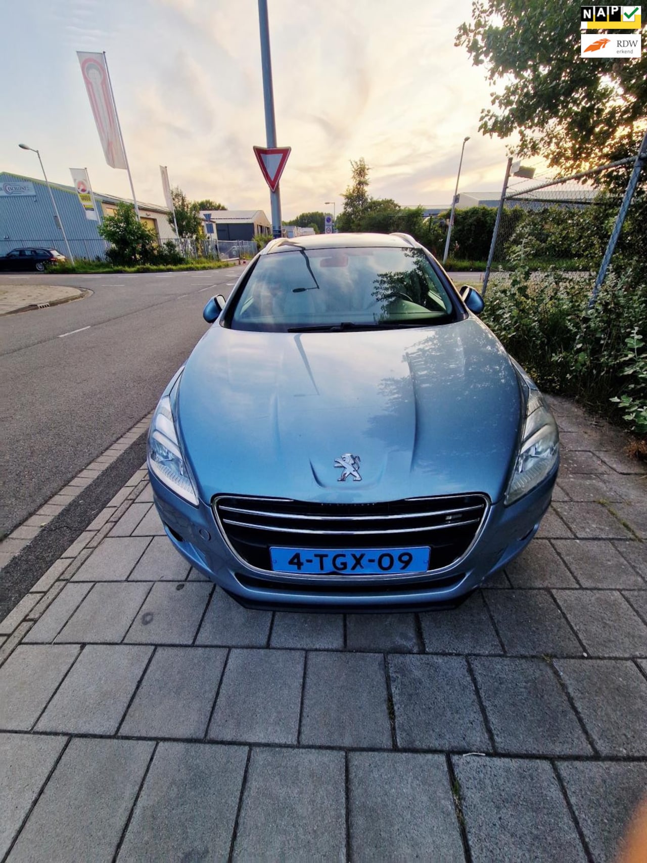 Peugeot 508 SW - 1.6 e-HDi Blue Lease Executive 1.6 e-HDi Blue Lease Executive - AutoWereld.nl
