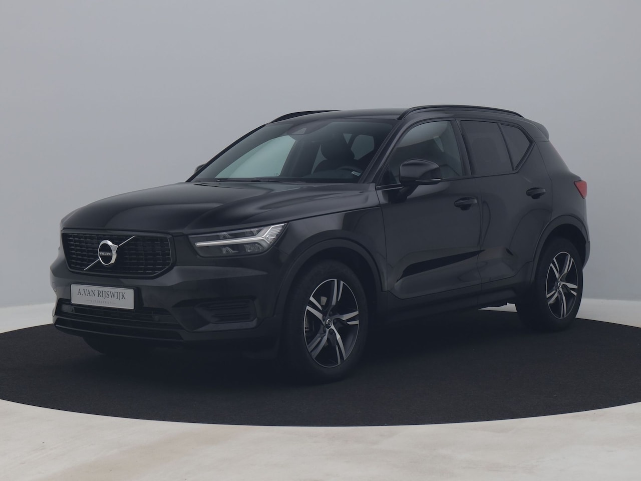 Volvo XC40 - 1.5 T3 163 PK Automaat R-Design | CAMERA | H&K | LEDER | KEYLESS - AutoWereld.nl