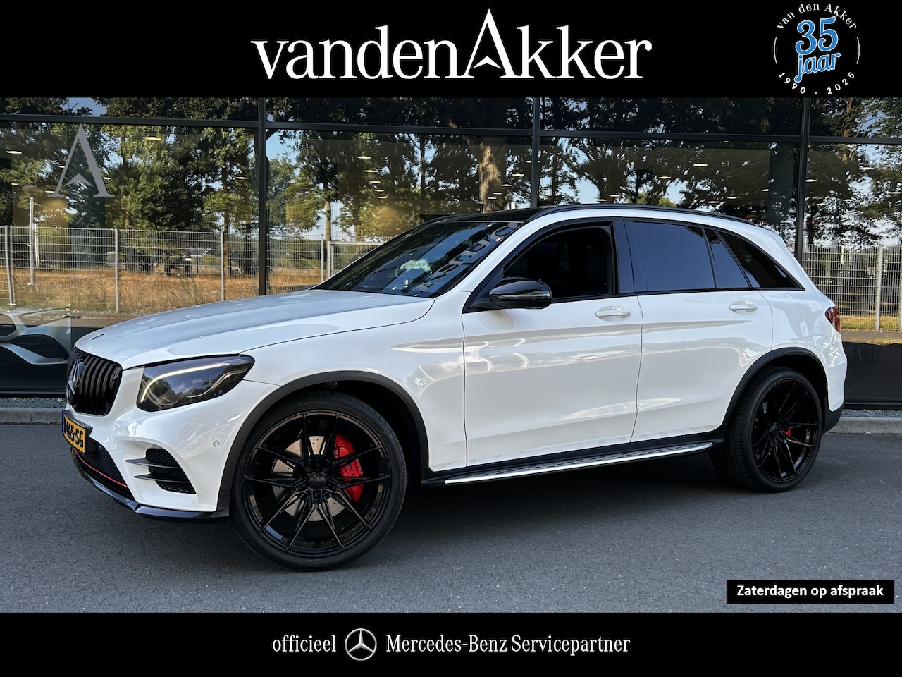 Mercedes-Benz GLC-klasse - 250 AMG // Panoramadak // Trekhaak // 22 inch // AMG grille // Camera // Night pakket // S - AutoWereld.nl