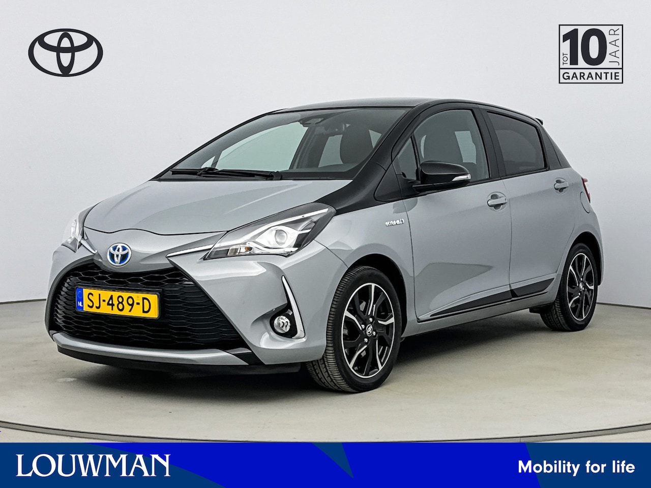 Toyota Yaris - 1.5 Hybrid Bi-Tone Plus | Navigatie | Lichtmetalen velgen | Cruise Control | - AutoWereld.nl