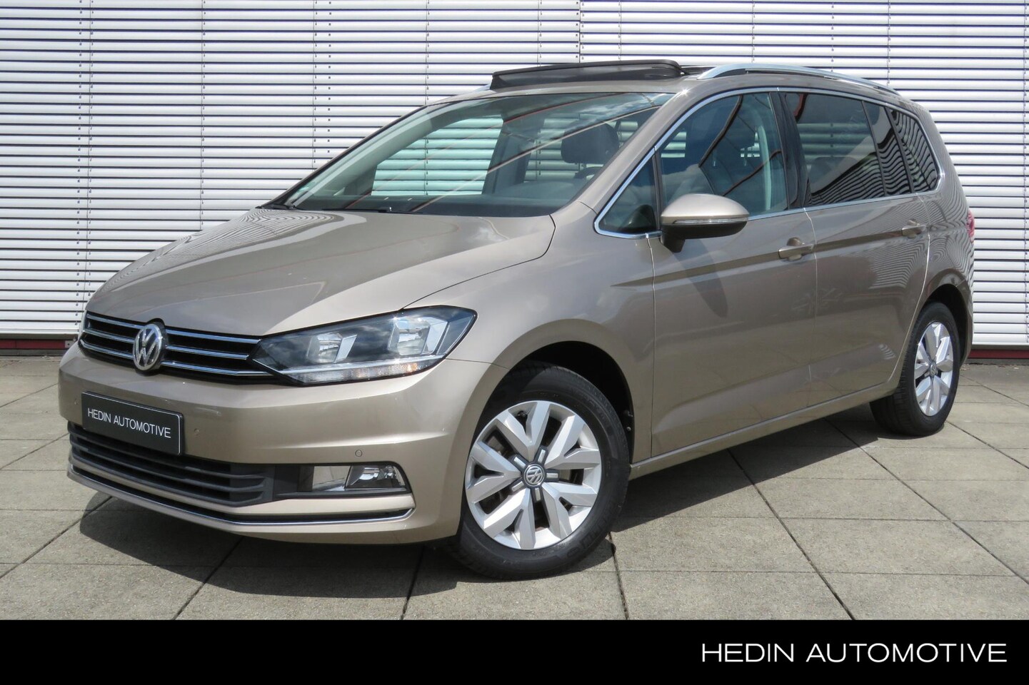 Volkswagen Touran - 1.4 TSI Highline | Automaat | Schuif/Kantel Dak | Massage Stoel | Navigatie - AutoWereld.nl