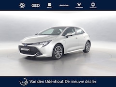 Toyota Corolla - 1.8 98pk Hybrid Dynamic / Navigatie / Stoelverwarming / Camera