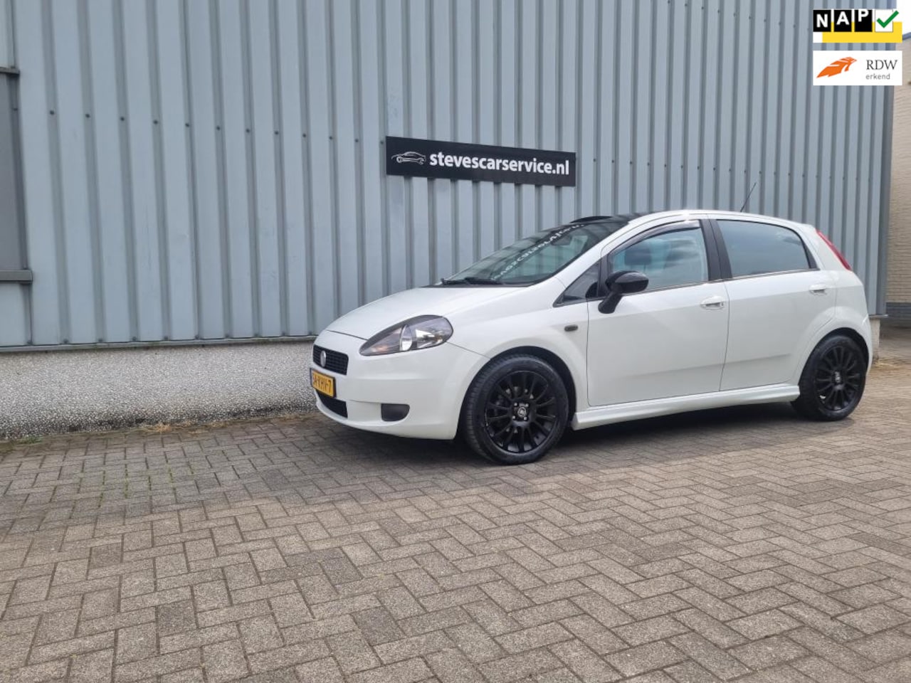Fiat Grande Punto - 1.4 NeroBianco super nette complete auto 5drs 188dkm - AutoWereld.nl