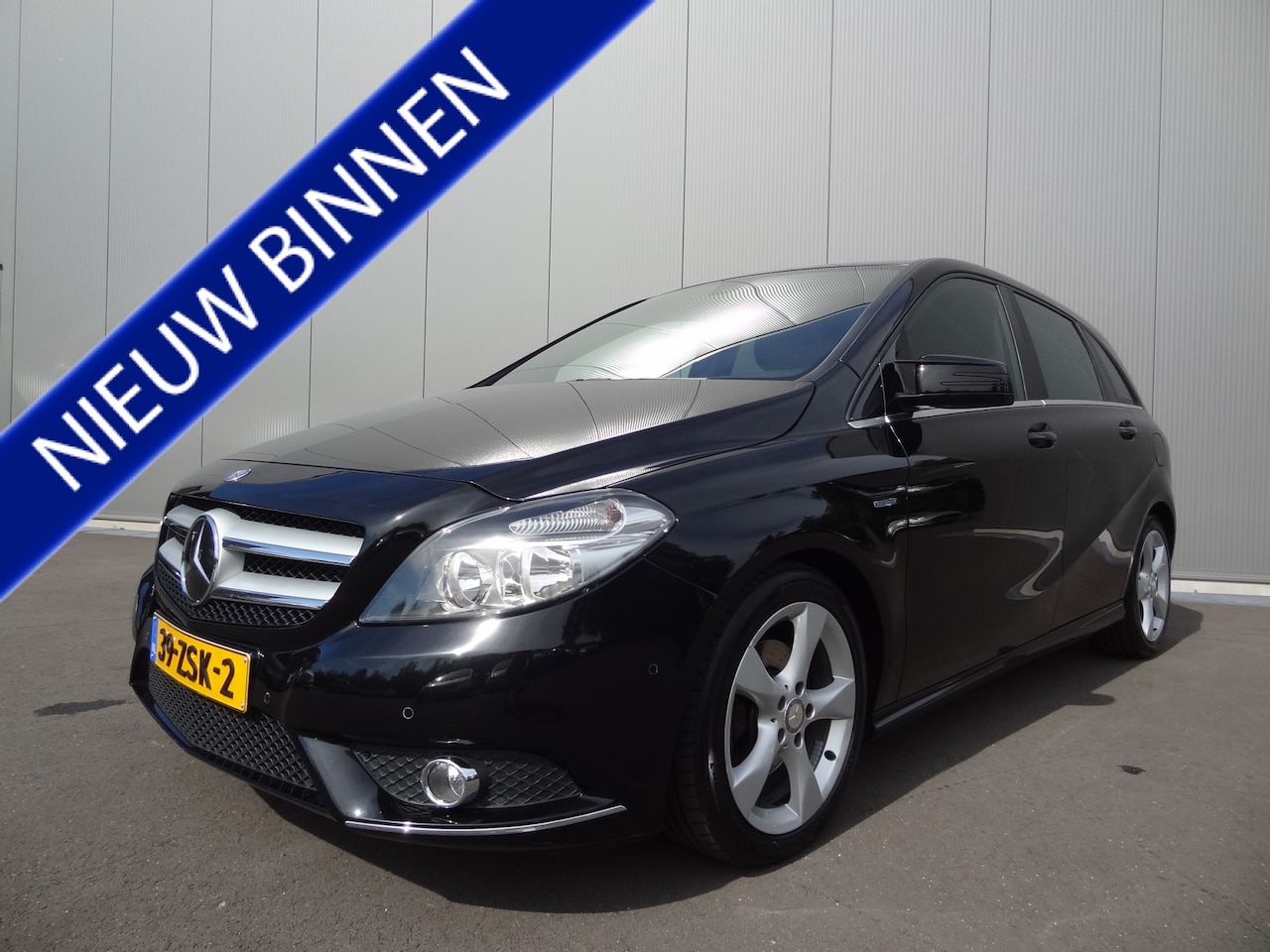 Mercedes-Benz B-klasse - 180 Ambition | STOELVERWARMING | TREKHAAK | CARPLAY NAVI | - AutoWereld.nl