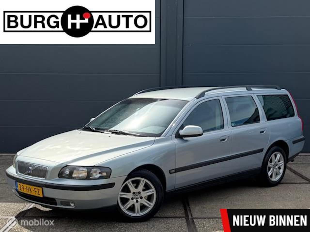 Volvo V70 - 2.4 Comfort Line - ECC - CRUISE CONTROLE - TREKHAAK - LM VELGEN - RADIO/CD - NAP - NL AUTO - AutoWereld.nl