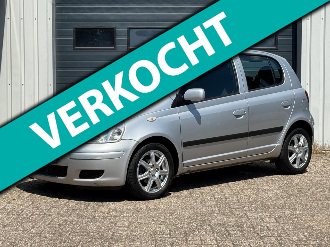 Toyota Yaris - 1.3 VVT-i Sol 2e EIG / AUTOMAAT / AIRCO / NAP - AutoWereld.nl