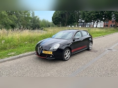 Alfa Romeo Giulietta - 1.4 T Sprint | Automaat | Trekhaak | DAB + Navigatie