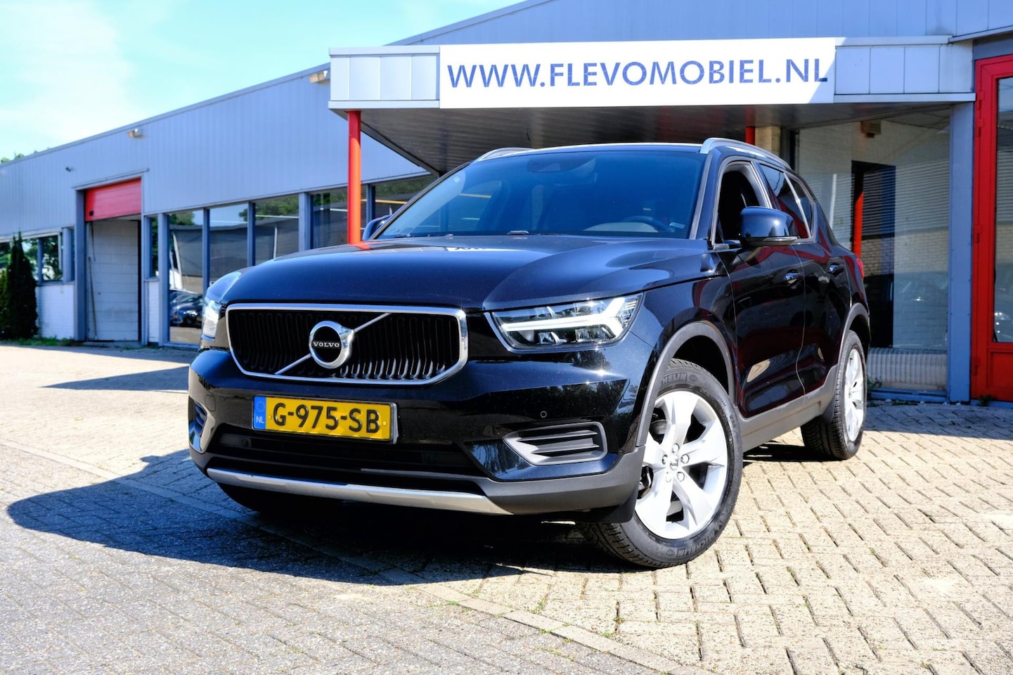 Volvo XC40 - 1.5 T3 163pk Momentum Pro Aut. Navi|Cam|Half Leder|Apple CarPlay|LMV - AutoWereld.nl
