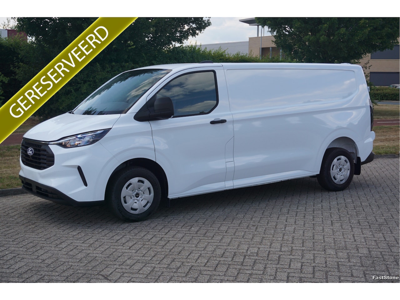 Ford Transit Custom - 320L 136PK Trend BPM VRIJ!! 13" Sync Apple CP/ Android A. Cam!! NR. C03* - AutoWereld.nl