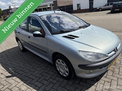 Peugeot 206 - 1.4 Gentry