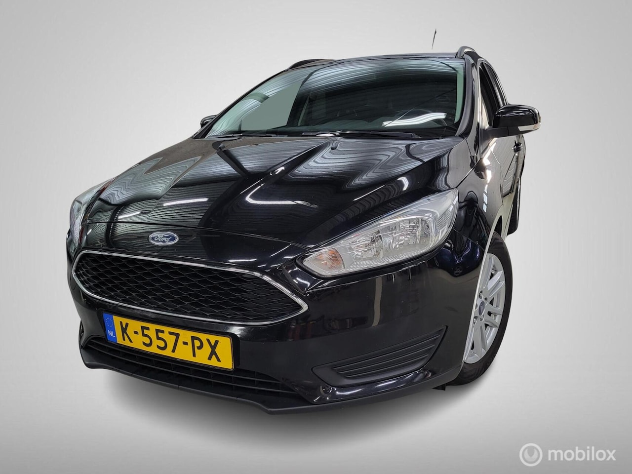 Ford Focus Wagon - 1.0 Titanium Edition/Cruise/Airco/Trekhaak - AutoWereld.nl