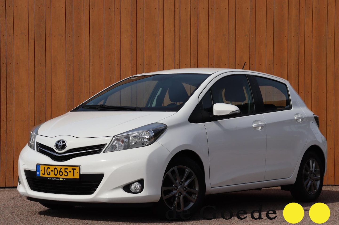 Toyota Yaris - 1.0 VVT-i Trend navigatie - AutoWereld.nl