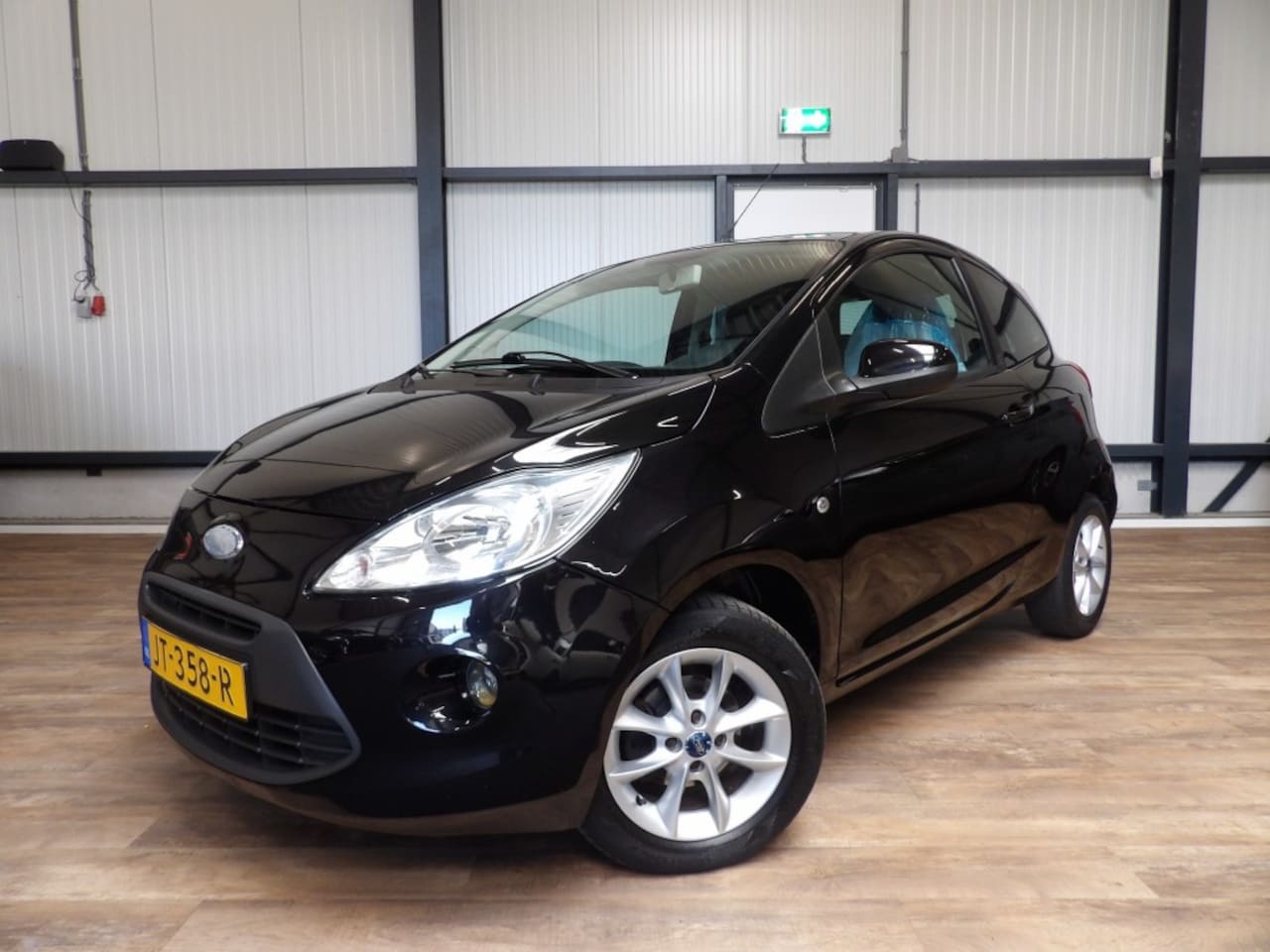 Ford Ka - 1.2 cool en sound - airco - zeer nette staat! - AutoWereld.nl