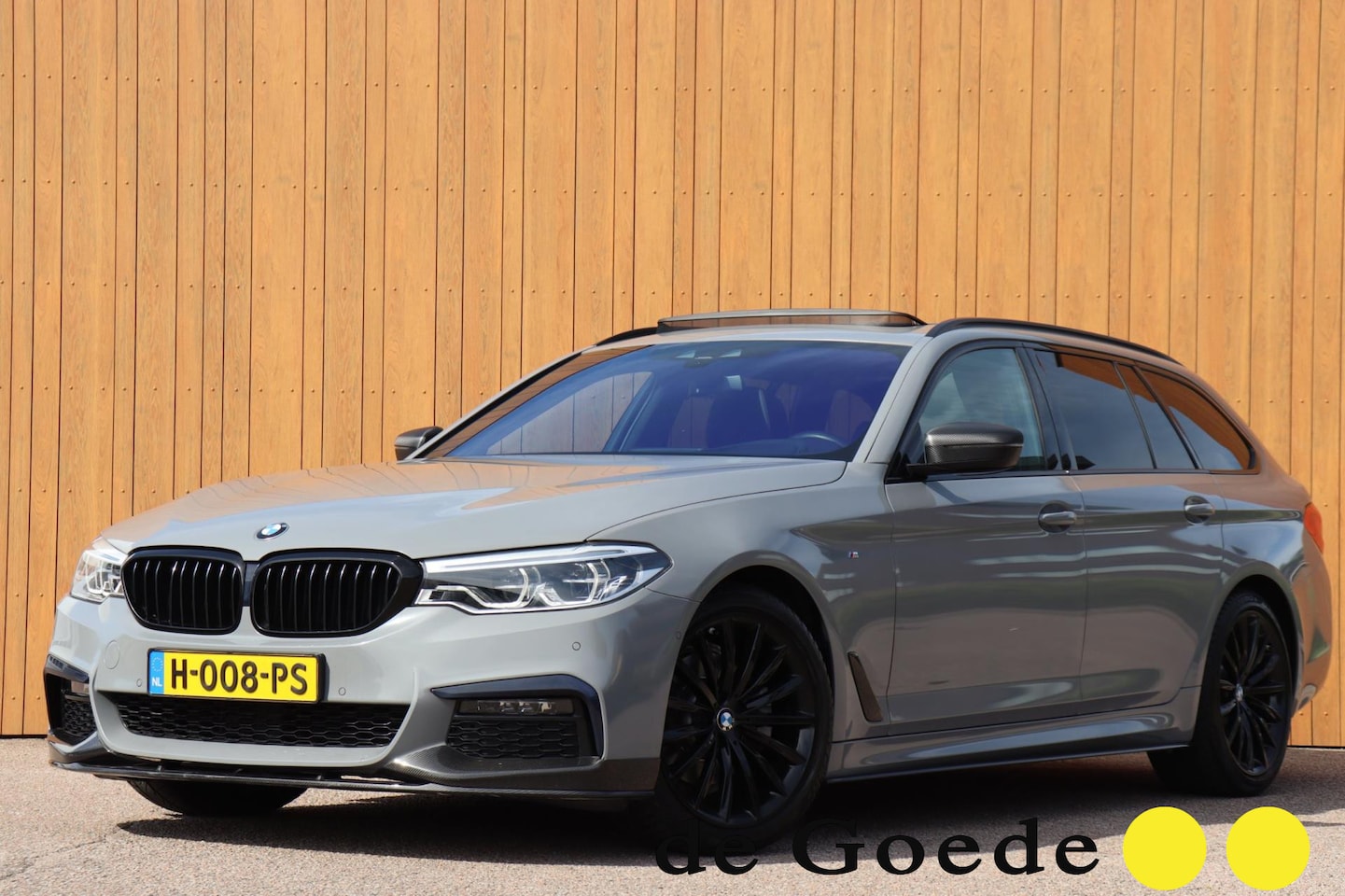 BMW 5-serie Touring - 520i High Executive M-sport org.NL Carbon gewrapd schuifdak - AutoWereld.nl