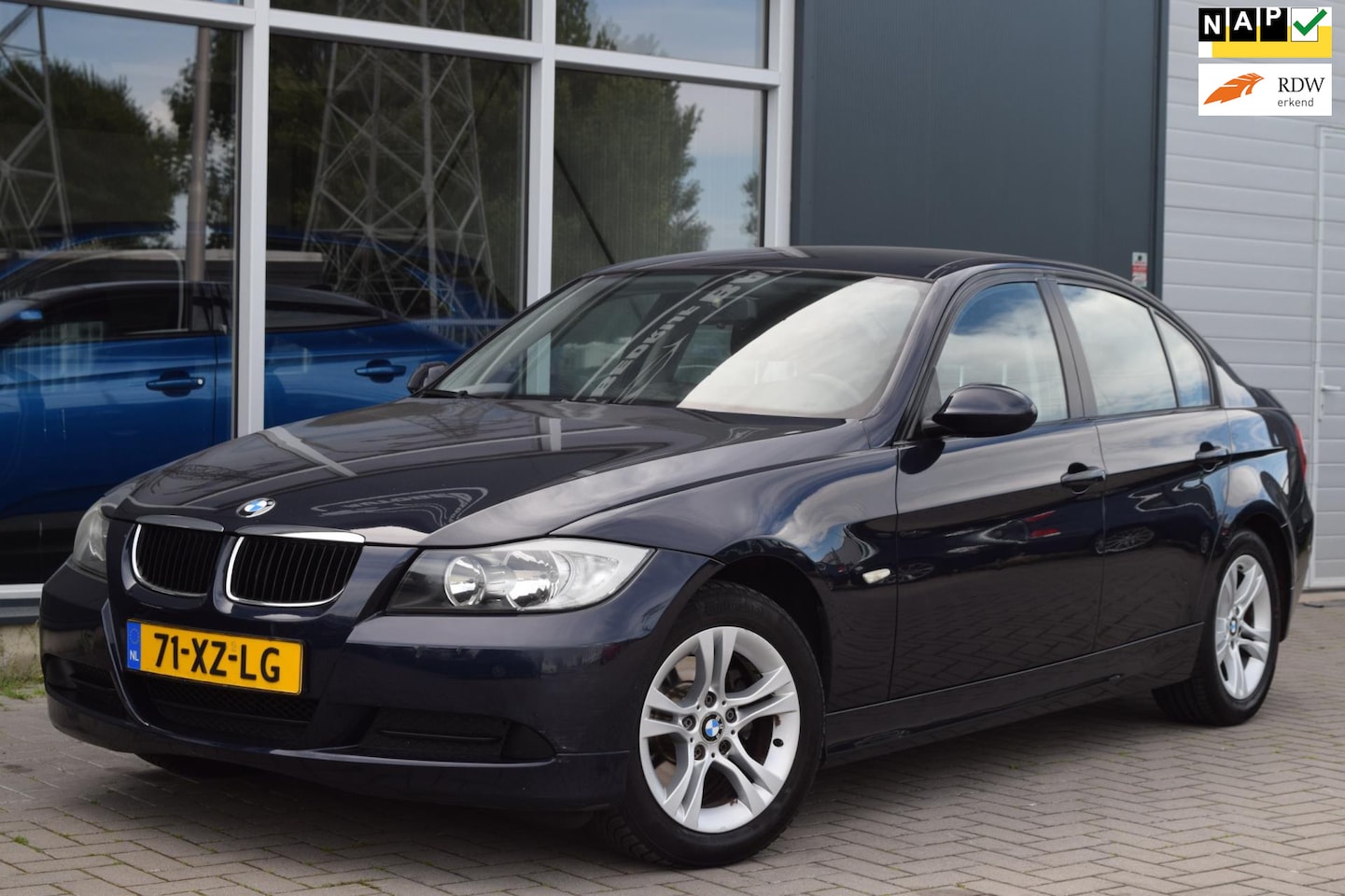BMW 3-serie - 318i | Clima | Cruise | Navi | APK 7-2026 ! - AutoWereld.nl