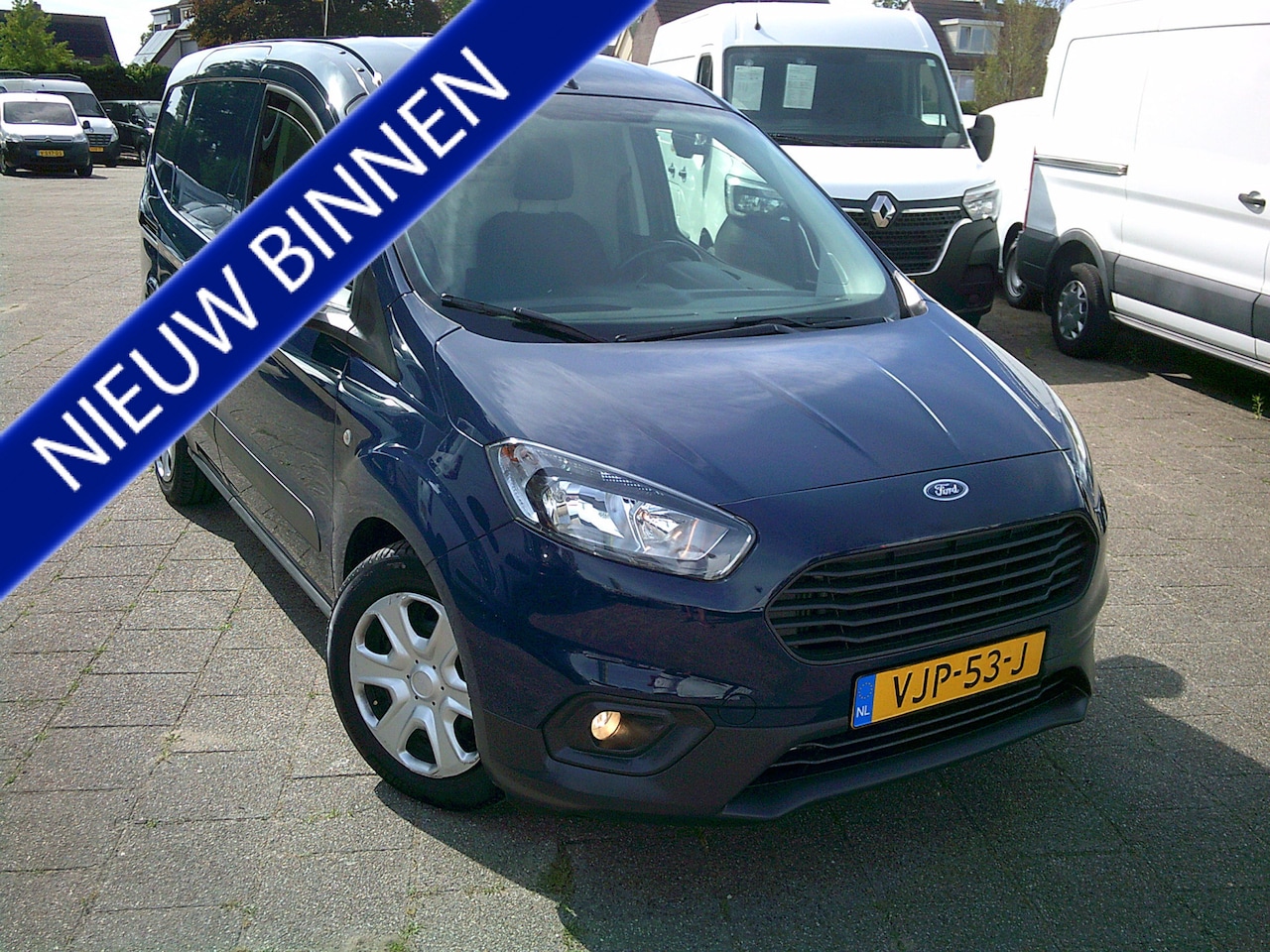 Ford Transit Courier - 1.0 Trend EcoBoost S&S VOORZIEN VAN AIRCO !!  BENZINE UITVOERING !!! - AutoWereld.nl