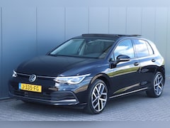Volkswagen Golf - 1.5 eTSI Style | PANO - IQ. LIGHT - NAP - VOL
