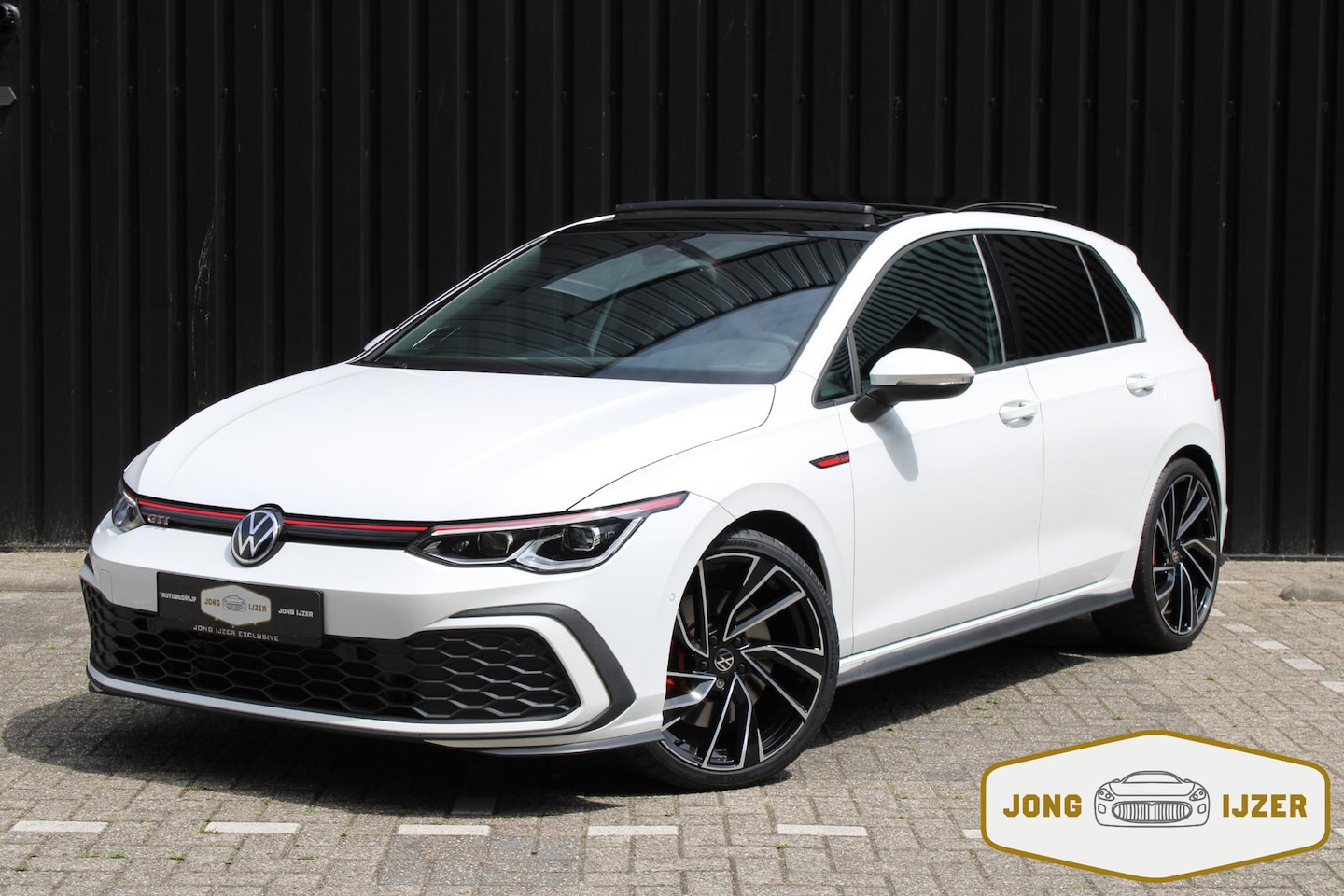 Volkswagen Golf - 2.0 TSI GTI PANO HARMAN KARDON IQLIGHT SFEER - AutoWereld.nl