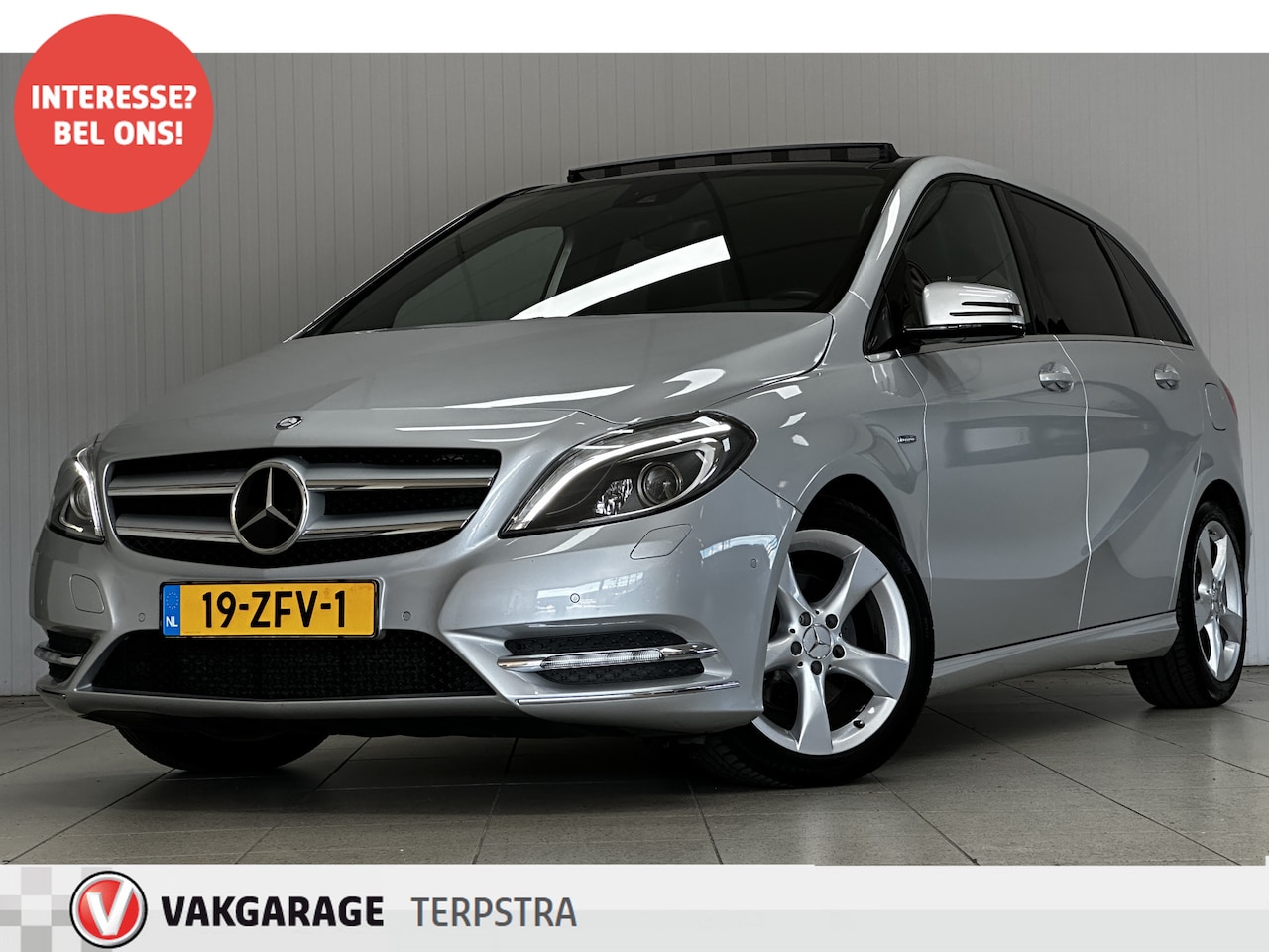 Mercedes-Benz B-klasse - 200 Ambition Pano-Dak/ Trekhaak/ Harman-Kardon/ Xenon+LED/ Bluetooth/ Camera/ Lane-Assist/ - AutoWereld.nl