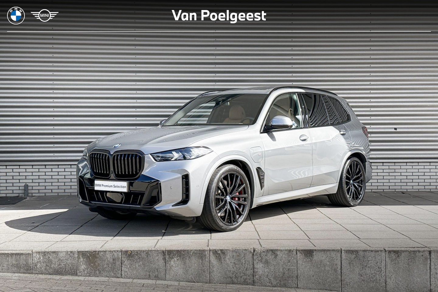 BMW X5 - xDrive50e M Sportpakket Pro / Innovation Pack / Travel Pack / 22 inch LM M Dubbelspaak - AutoWereld.nl