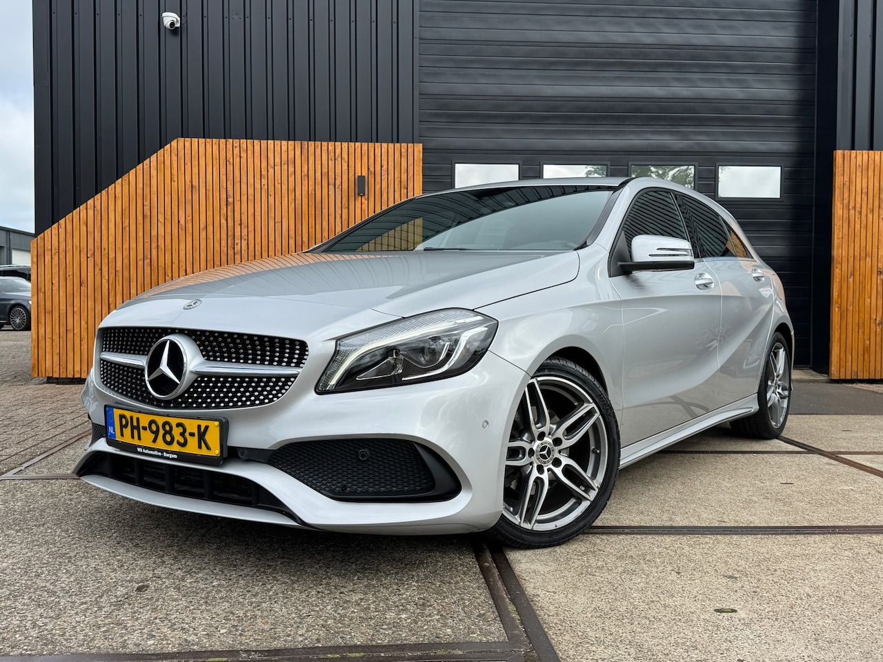 Mercedes-Benz A-klasse - AMG 180 Business Solution - AutoWereld.nl