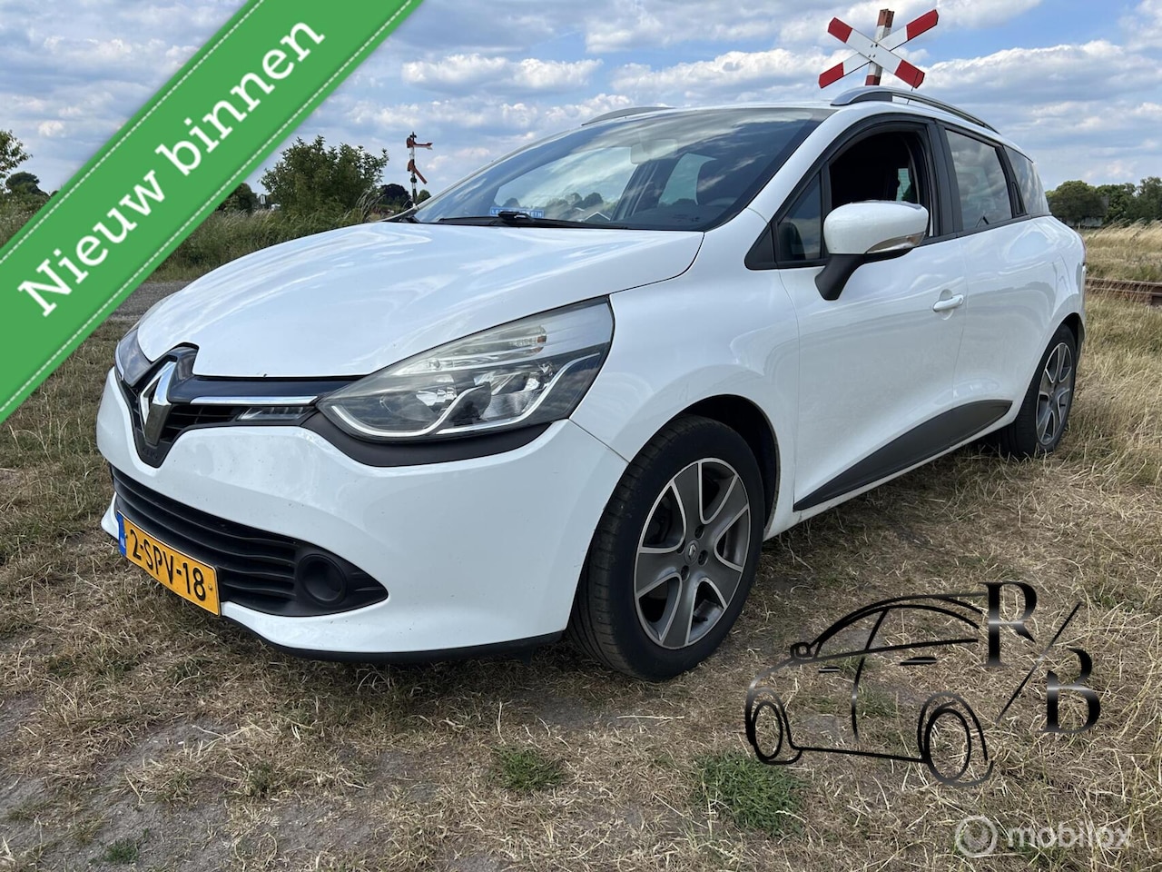 Renault Clio Estate - 1.5 dCi ECO Expression AIRCO NAVIGATIE CRUISE - AutoWereld.nl