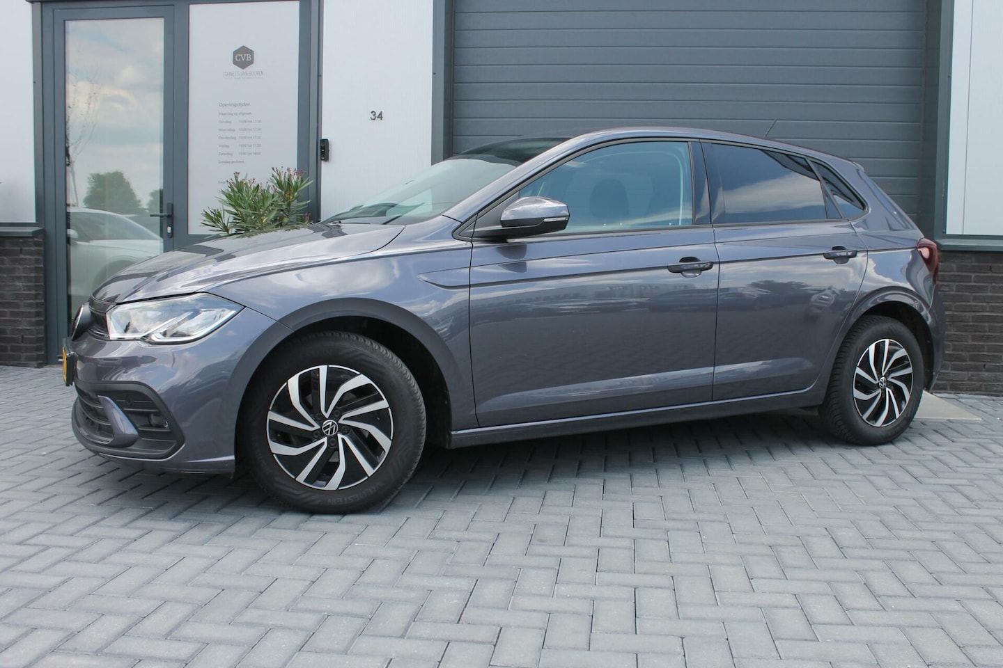 Volkswagen Polo - 1.0 TSI Life- New Model - NAP - Origineel NL - AutoWereld.nl