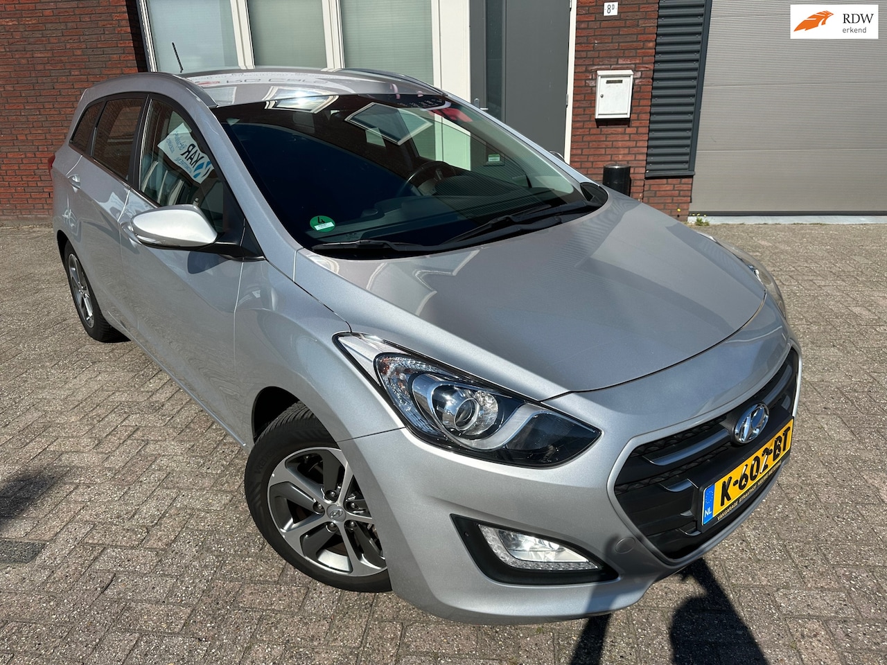 Hyundai i30 Wagon - 1.4 / Navi / Camera / PDC / Clima / Cruise - AutoWereld.nl